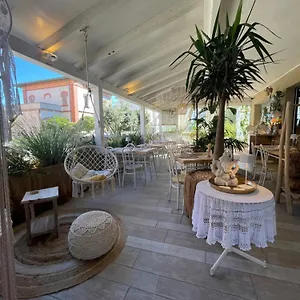 *** Couette-café Americana House Italie
